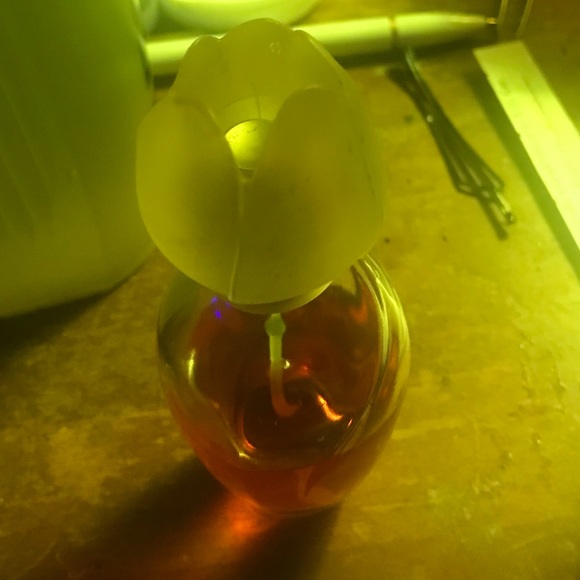 Discontinued Chloe’ narcisse eau de toilet spray full sized - Picture 5 of 6